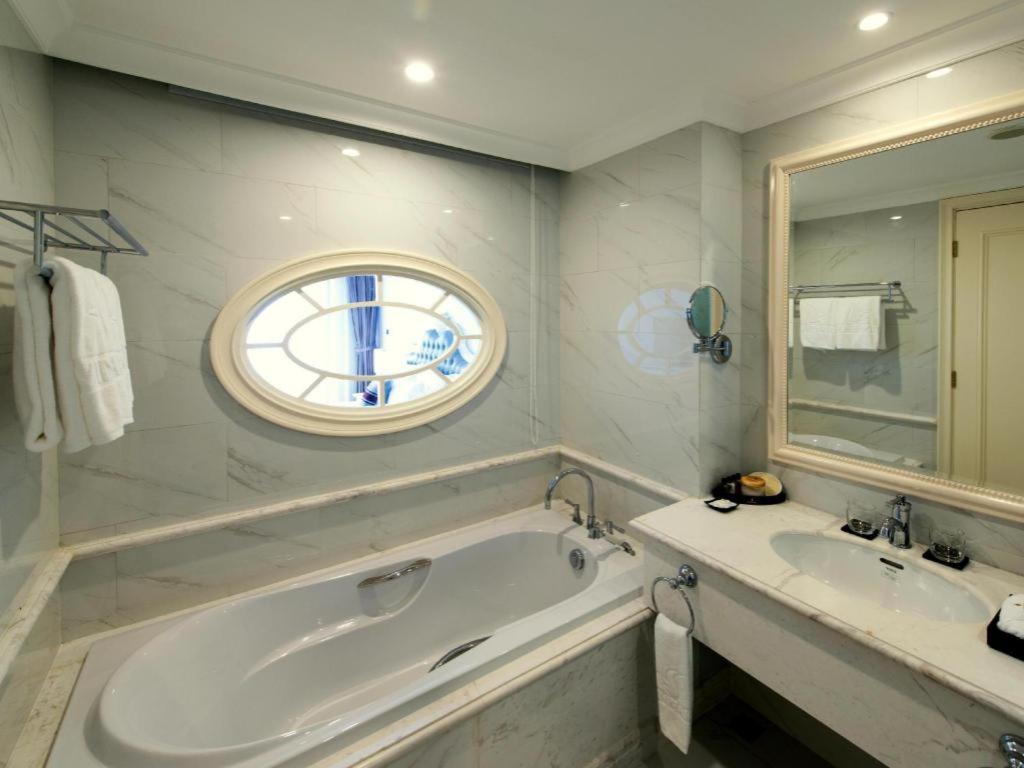 Vinpearl Discovery Rockside Nha Trang Exterior photo