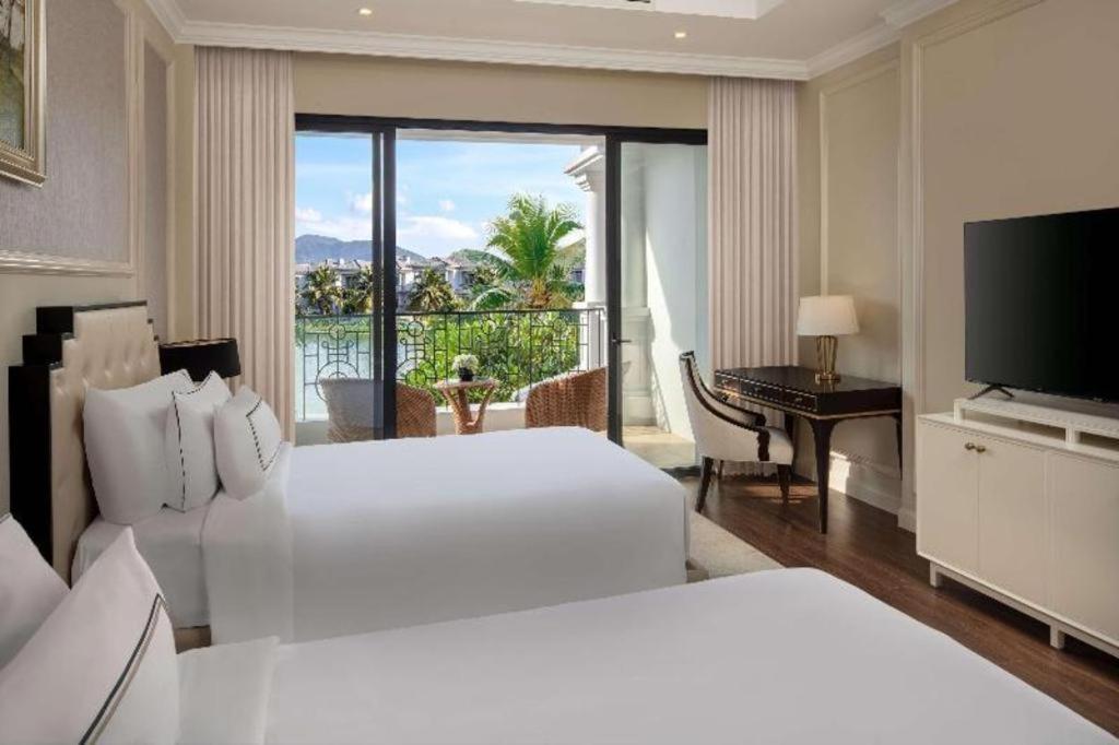 Vinpearl Discovery Rockside Nha Trang Exterior photo